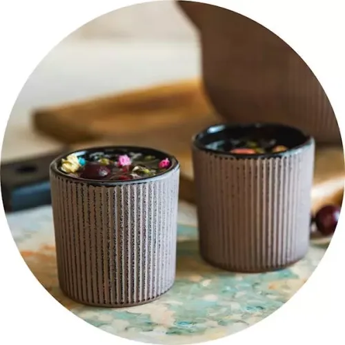 Żeliwne czarki do herbaty SEBASTIANO lawendowy 110 m (1).webp